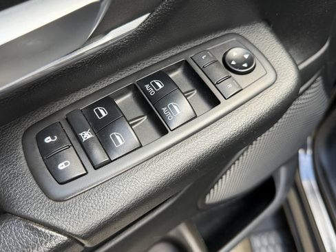 Used 2019 RAM 1500 Big Horn AWD/4WD image 16