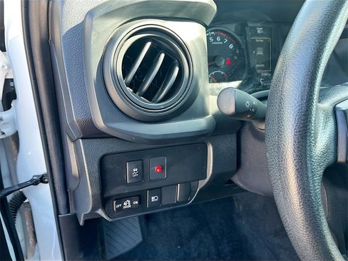 Used 2022 Toyota Tacoma SR image 10