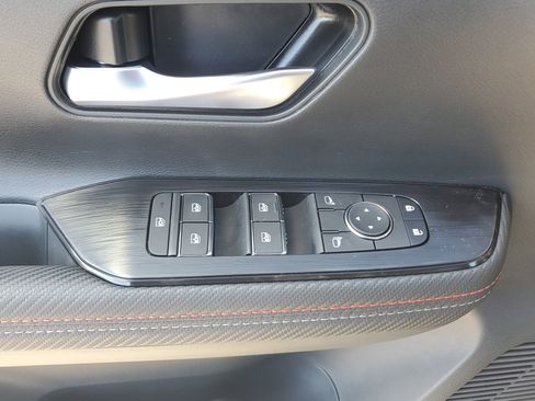 New 2026 Nissan Kicks SR FWD image 13