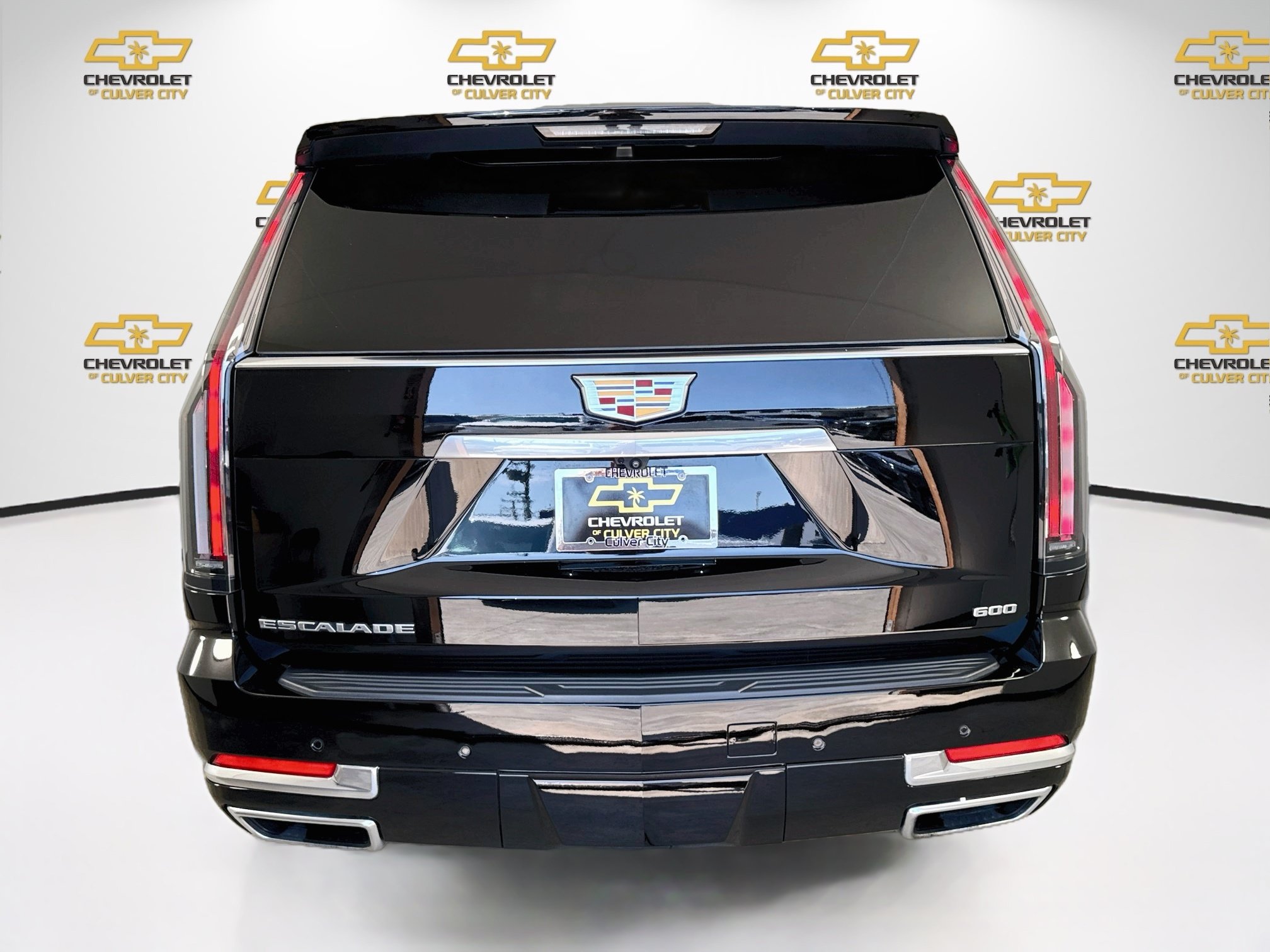 Used 2025 Cadillac Escalade ESV Luxury RWD image 7