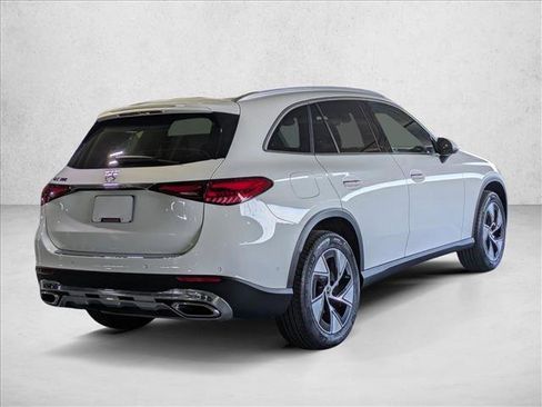 Used 2023 Mercedes-Benz GLC 300 image 5