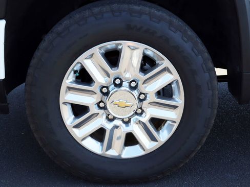 Used 2024 Chevrolet Silverado 2500 High Country w/ High Country Premium Package AWD/4WD image 32