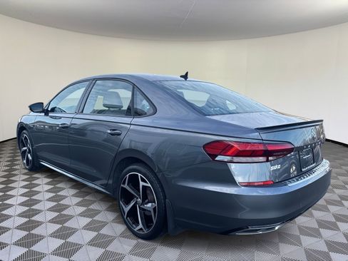 Certified 2022 Volkswagen Passat 2.0T R-Line image 6