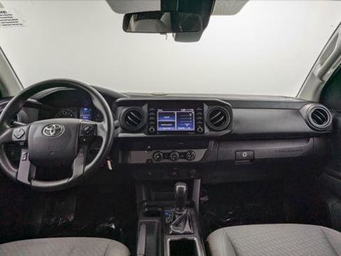 Used 2020 Toyota Tacoma SR image 24