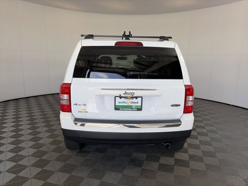 Used 2017 Jeep Patriot High Altitude AWD/4WD image 9