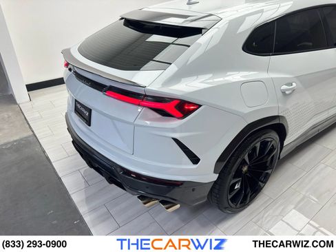 Used 2020 Lamborghini Urus image 51