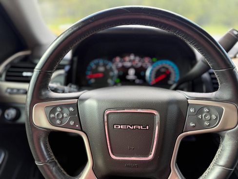 Used 2017 GMC Yukon XL Denali w/ Open Road Package RWD image 10