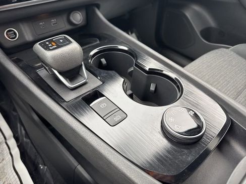 Used 2022 Nissan Rogue SV image 22