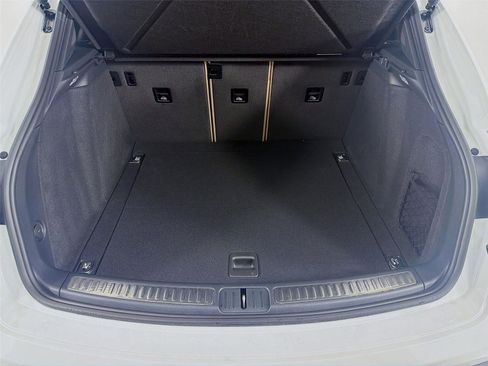 New 2026 Porsche Macan AWD/4WD image 23