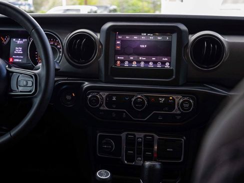 Used 2023 Jeep Wrangler Unlimited Sport AWD/4WD image 19