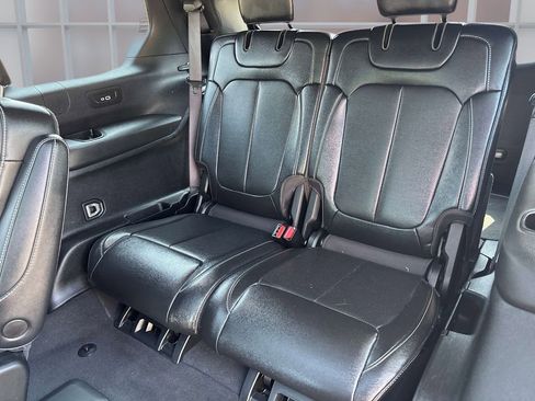 Used 2024 Jeep Grand Cherokee L Limited w/ Luxury Tech Group II image 16