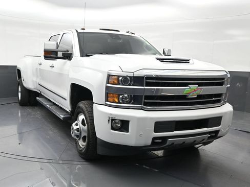 Used 2019 Chevrolet Silverado 3500 High Country w/ Duramax Plus Package AWD/4WD image 8