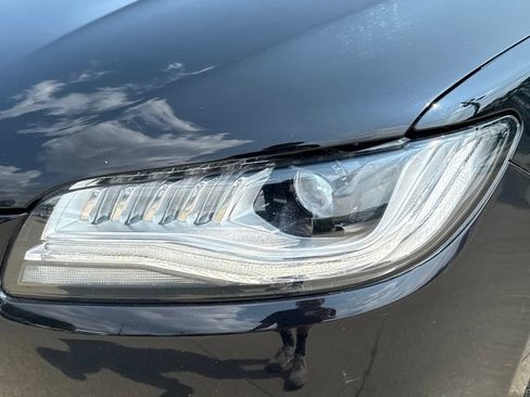 Used 2018 Lincoln MKZ Select w/ Select Plus Package AWD/4WD image 23