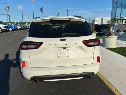 Used 2023 Ford Escape ST-Line w/ Tech Pack #1 AWD/4WD image 6