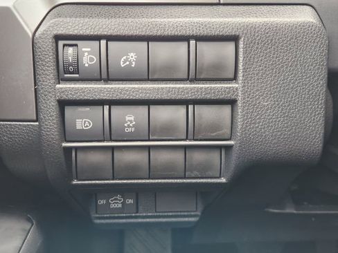 Certified 2025 Toyota Tacoma SR5 image 21