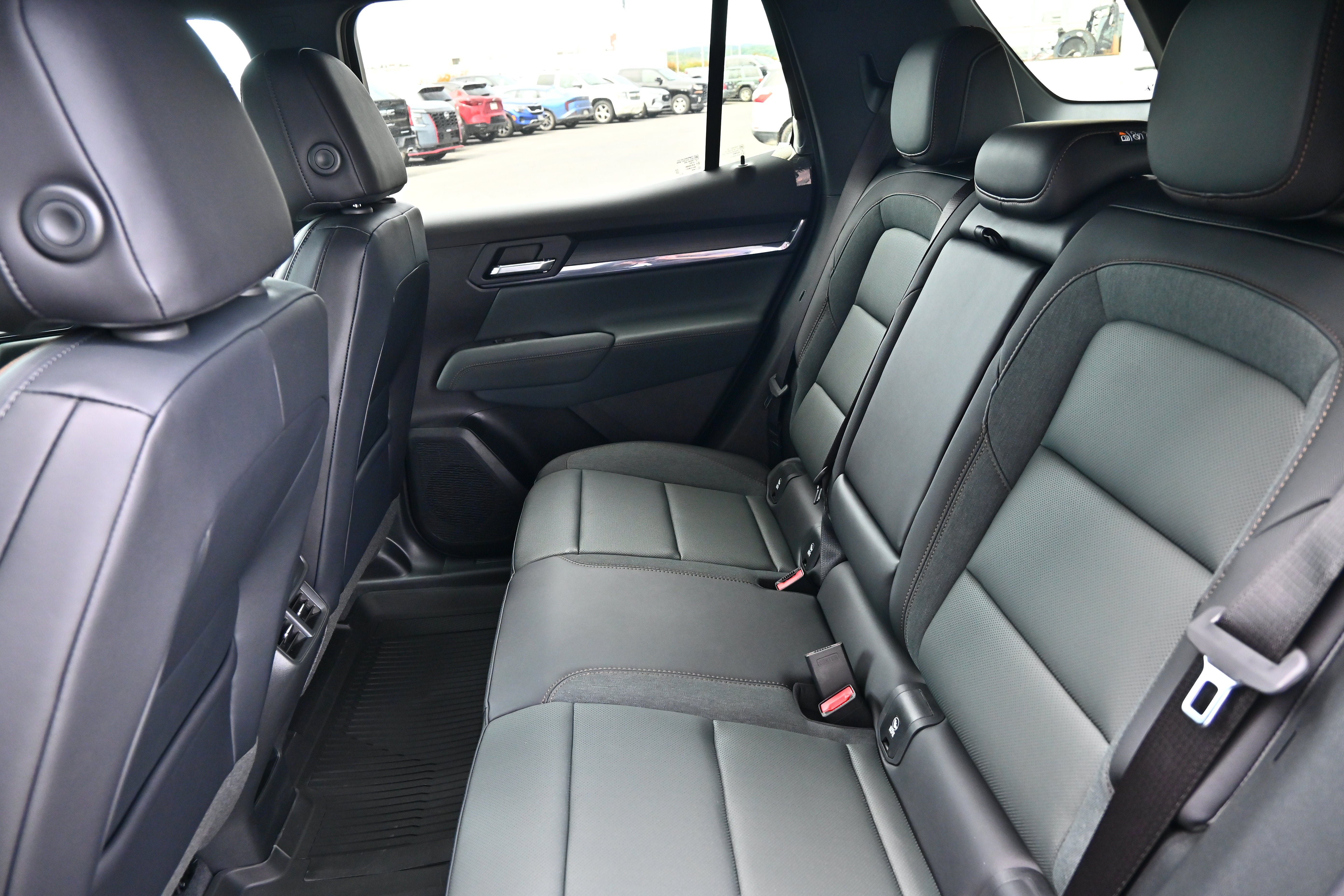 New 2027 GMC Terrain AT4 w/ Technology Package II AWD/4WD image 16