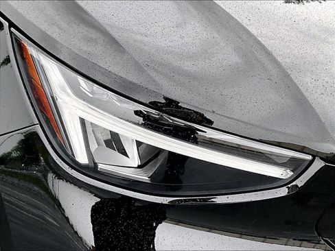 Used 2023 Volvo XC40 Recharge Plus w/ Protection Package Premier image 30