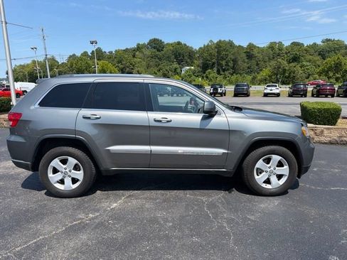 Used 2012 Jeep Grand Cherokee Laredo AWD/4WD image 2