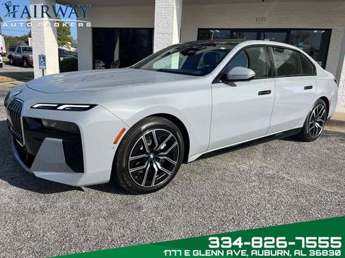 Used 2024 BMW 740i xDrive AWD/4WD image 2