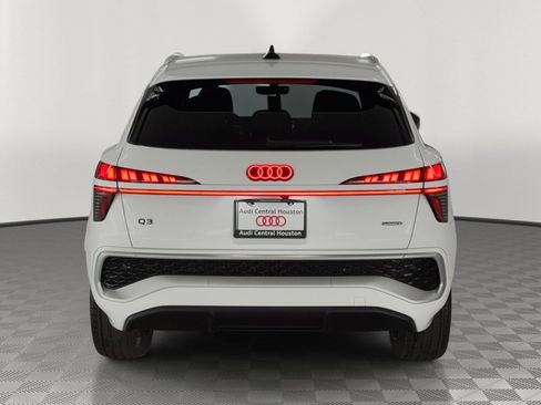 New 2026 Audi Q3 quattro 2.0T AWD/4WD image 10