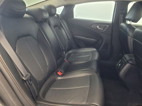 Used 2016 Chrysler 200 C w/ Premium Group image 19