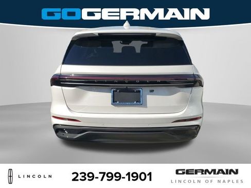 New 2026 Lincoln Nautilus Premier w/ Jet Appearance Package AWD/4WD image 9