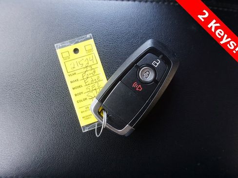 Used 2023 Ford Edge SEL image 32