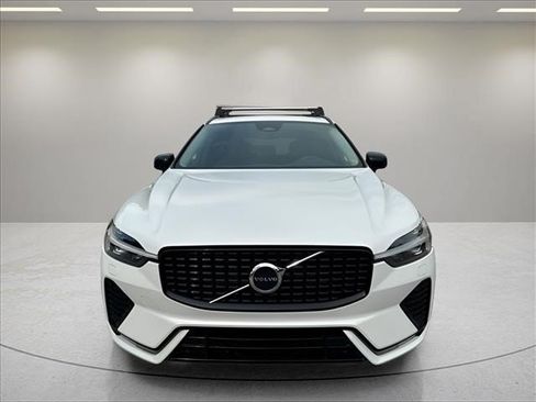 Used 2024 Volvo XC60 B5 Core AWD/4WD image 8