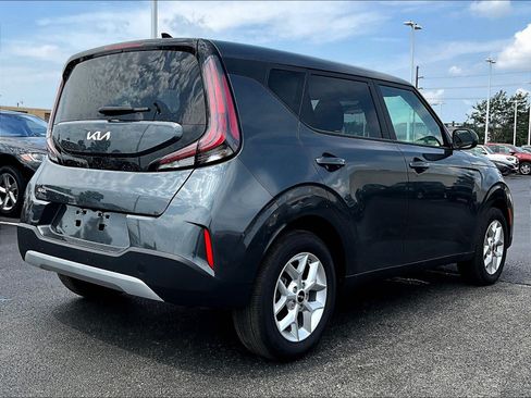 Used 2025 Kia Soul LX w/ LX Technology Package FWD image 7