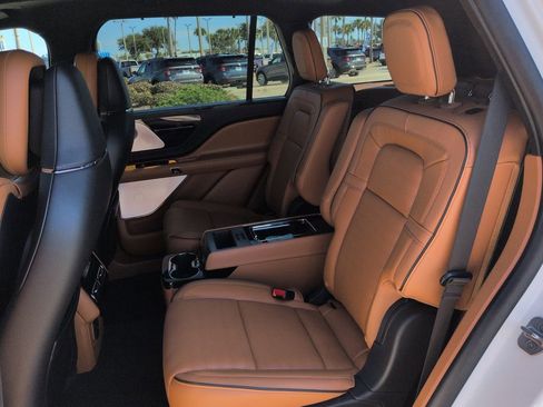 Certified 2023 Lincoln Aviator Black Label Grand Touring w/ Class IV Trailer Tow Package image 14