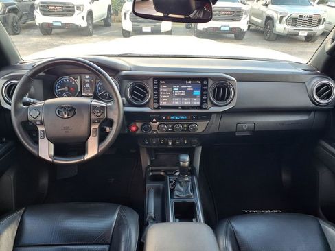 Used 2021 Toyota Tacoma TRD Sport w/ TRD Premium Sport Package AWD/4WD image 3