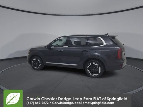 Used 2025 Kia Telluride S FWD image 10
