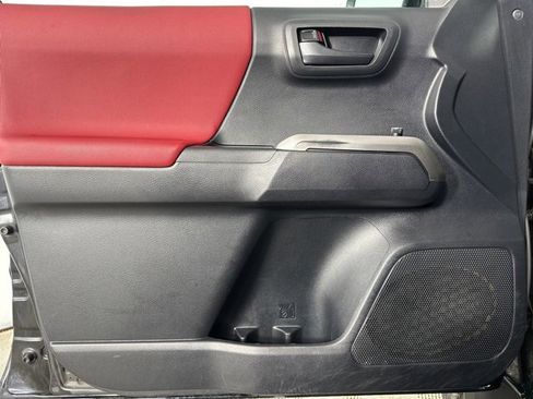 Used 2018 Toyota Tacoma SR5 image 23