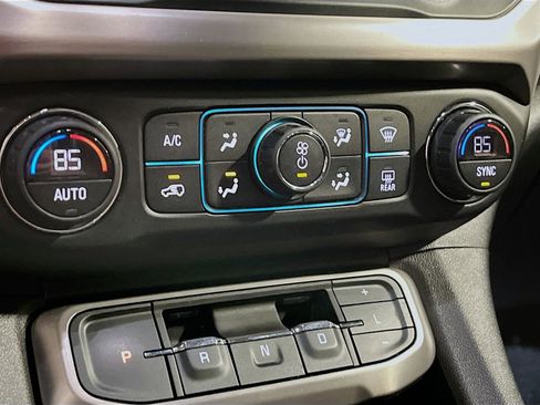 Used 2020 GMC Acadia Denali w/ Denali Ultimate Package image 16