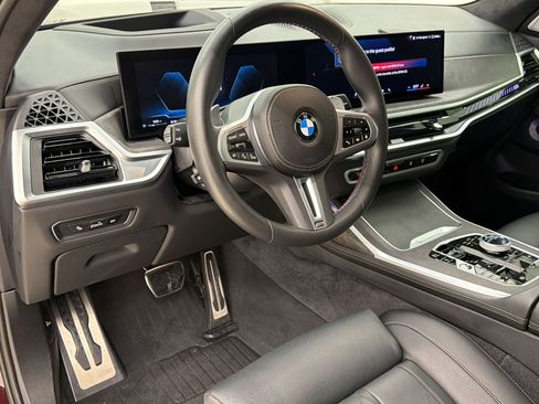 Used 2025 BMW X7 M60i AWD/4WD image 4