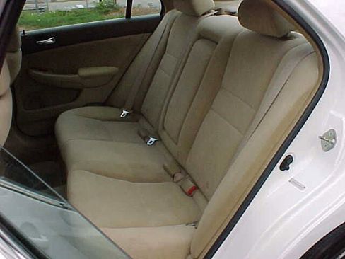 Used 2004 Honda Accord EX image 10