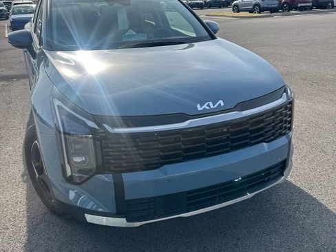 Certified 2026 Kia Sportage EX w/ EX Panoramic Sunroof Package AWD/4WD image 1