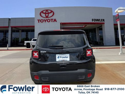 Used 2020 Jeep Renegade Altitude FWD image 4