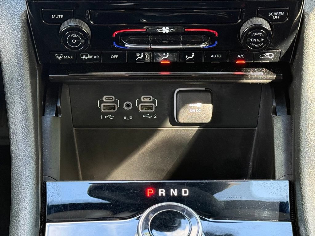 Used 2023 Jeep Grand Cherokee Laredo X AWD/4WD image 19
