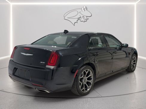 Used 2018 Chrysler 300 Touring w/ Sport Appearance Package RWD image 5
