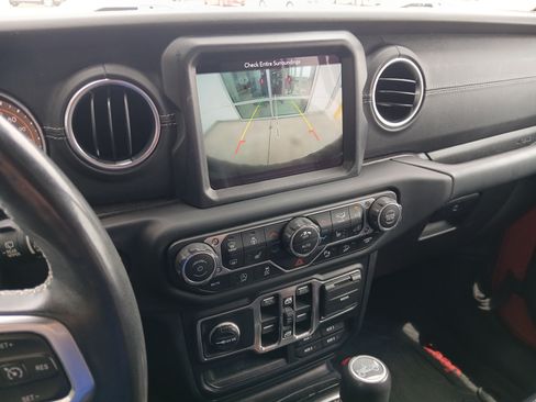 Used 2019 Jeep Wrangler Unlimited Sahara w/ Quick Order Package 24M Moab AWD/4WD image 14