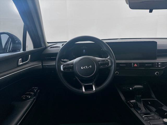 Used 2025 Kia K5 LXS FWD image 6