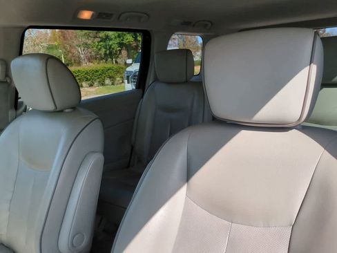 Used 2015 Nissan Quest SV w/ Leather Package image 7