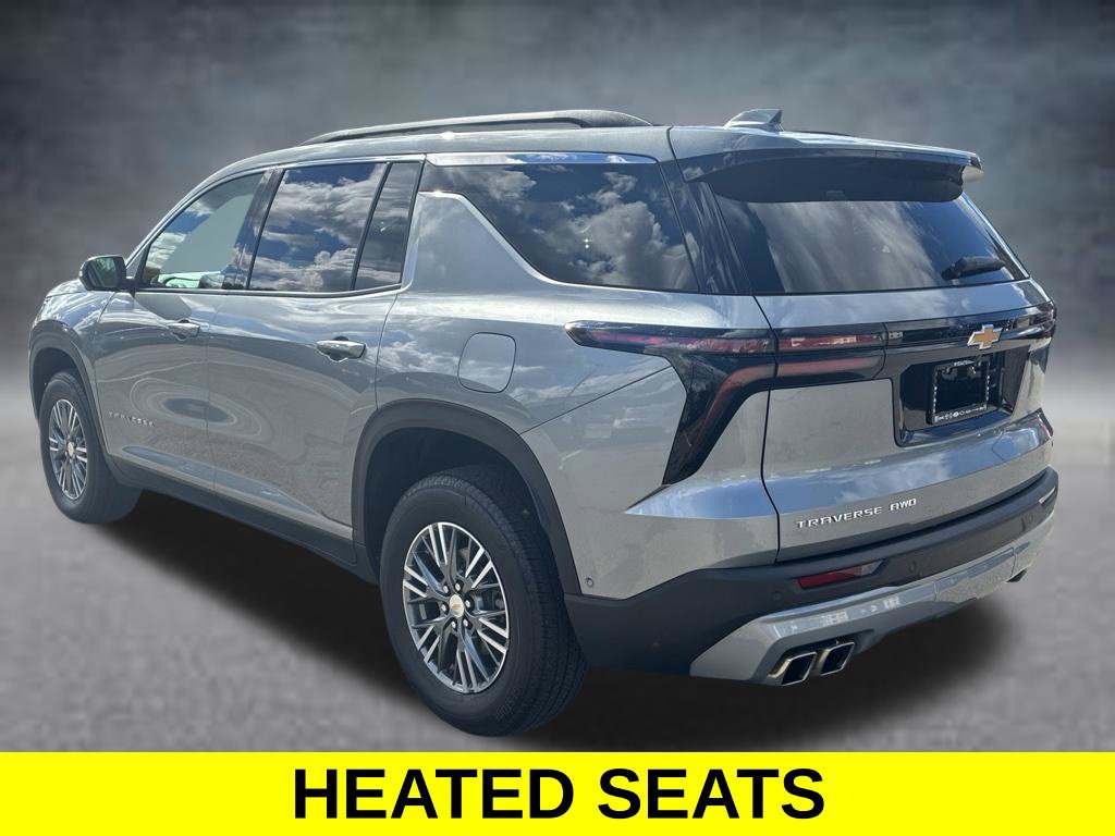 Used 2024 Chevrolet Traverse LT w/ Enhanced Driving Package AWD/4WD image 3