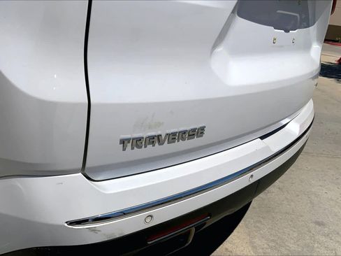 Used 2019 Chevrolet Traverse Premier w/ LPO, Floor Liner Package FWD image 33