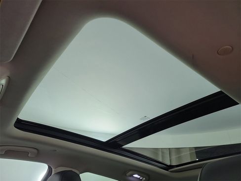 Used 2019 Cadillac XT5 Luxury image 17