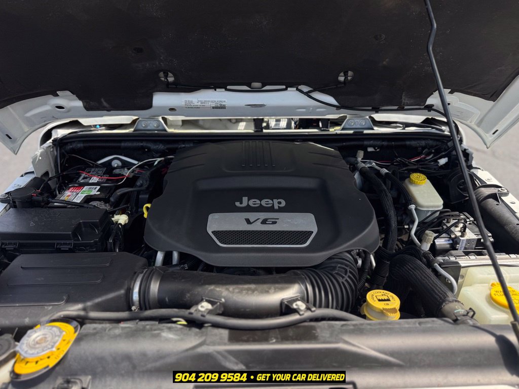 Used 2016 Jeep Wrangler Sahara w/ Connectivity Group AWD/4WD image 35