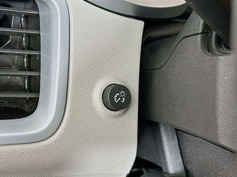 Used 2017 Chevrolet Equinox LT w/ Convenience Package image 17