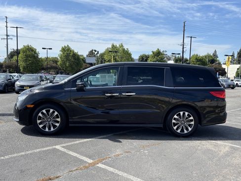 Used 2023 Honda Odyssey EX-L image 2