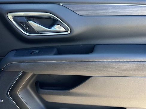 Used 2021 GMC Yukon SLT w/ SLT Premium Package image 22